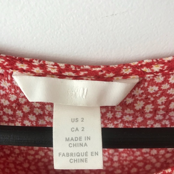 H&M flower blouse - Picture 2 of 2